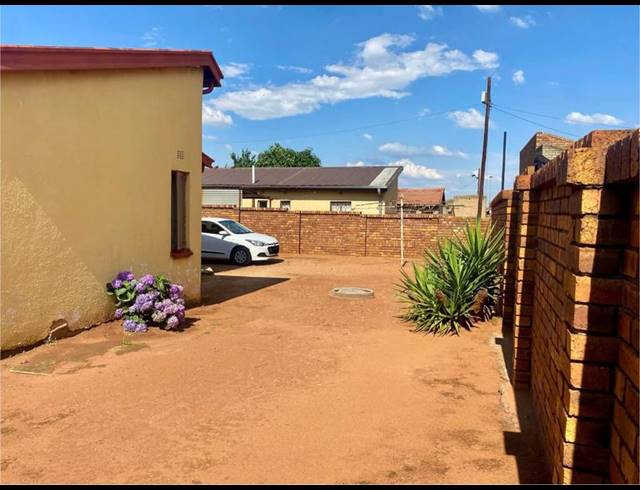 3 BEDROOM HOUSE FOR SALE IN RAMAKONOPI EAST